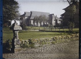 Image représentant L'Exposition Coloniale Internationale de 1931, vue vers le pavillon des Pays-Bas
