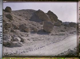Image représentant Sur la route des tombeaux des Rois