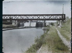Image représentant France, Tergnier, Canal de St Quetin ; les écluses