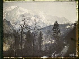Image représentant France Les Alpes, Vallée de Chamonix ; La Chaîne du Mt Blanc Vue de Servoz
