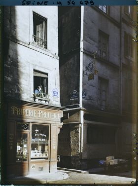 Image représentant L'angle des rues Brisemiche et Saint-Merri