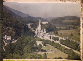 Image représentant France, Lourdes, Panorama sur la Basilique