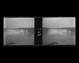 Image représentant Vue sur les chutes américaines, vue depuis le côté canadien