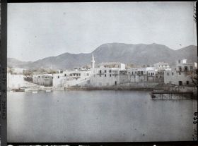 Image représentant La ville en bord de mer et sa mosquée