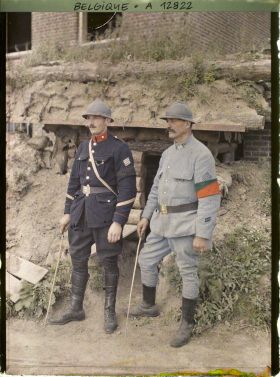 Image représentant Belgique, Woesten, Gendarme Belge et aide Gendarme Français