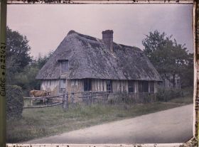 Image représentant Une ferme au bord de la route