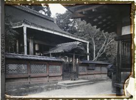Image représentant Sanctuaire shinto Jishû-gongen (Jishû-jinja) situé dans l'enceinte du temple bouddhique Kiyomizu-dera