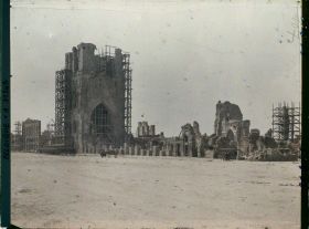 Image représentant Belgique, Ypres, Les Halles vues de la Grande Place