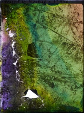 Image représentant France, Bois le Prêtre, La tranchée des Carmes ; un abri