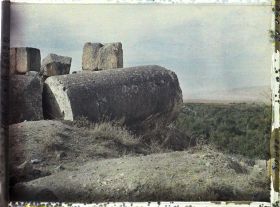 Image représentant Fût de colonne au pied du péristyle du sanctuaire du Temple de Jupiter Héliopolitain