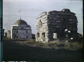Image représentant Bâtiment en ruine derrière Souleymaniye Camii ("mosquée de Soliman-le-Magnifique", 1570 ?)