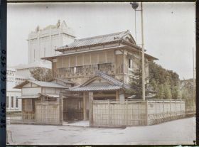 Image représentant L'Exposition des arts décoratifs, Pavillon du Japon, sur le Cours-la-Reine