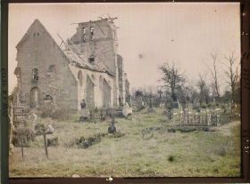 Image représentant France, , Destructions de guerre Eglise et Cimetière de La Berlière