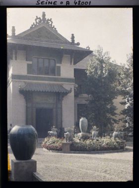 Image représentant L'Exposition des arts décoratifs, Pavillon de l'art colonial français, l'Indochine, entre le cours Albert 1er et les berges de Seine