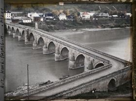 Image représentant Vue du pont sur la Drina avec coude et vue panoramique