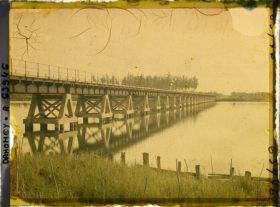 Image représentant Le grand pont du chemin de fer sur la lagune