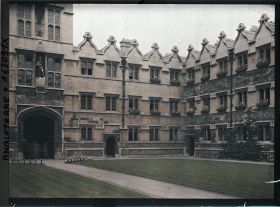Image représentant Le quadrangle Est de l'université