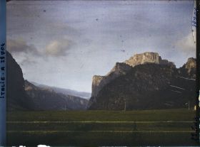 Image représentant Entrée de la Vallunga (Langental) ou Vallelunga (la longue vallée) sur les hauteurs du village
