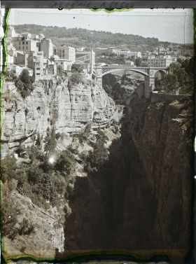 Image représentant Algérie, Constantine, Gorges du Rhumel vers le Pont d'El Kantara