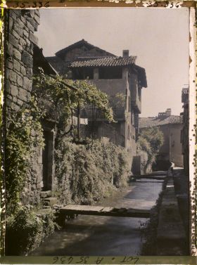 Image représentant France, Figeac, Aspect extérieur d'une tannerie (vieille maison)
