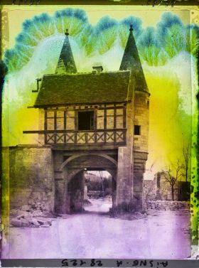 Image représentant France, Longpont, Porte fortifiée de l'enceinte du Village façade du Côté du Village