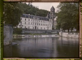 Image représentant France, Brantôme, Le clocher vu de l'autre rive de la Dronne
