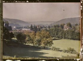 Image représentant France, Figeac, Un coin de la Vallée du Celé vue au nord