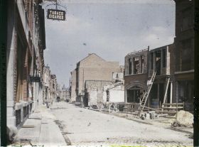Image représentant Belgique, Dinant, Rue Adolphe Sax, maisons rebâties