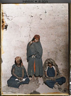 Image représentant Femmes d'Agadir filant de la laine