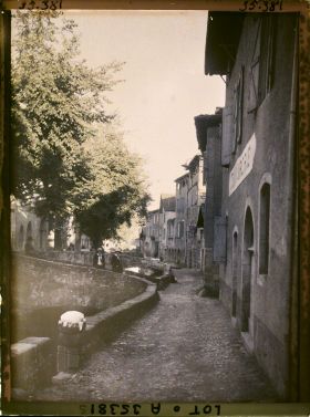 Image représentant France, Figeac, Vieille rue longeant le Canal