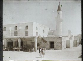 Image représentant Une mosquée voisine du bâtiment de la Mission française