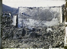 Image représentant Lieu de sépulture d'une famille turque (tuée pendant la guerre de l'Indépendance contre les Grecs)