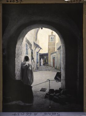 Image représentant L'Exposition Coloniale Internationale de 1931, représentation d'un souk tunisien