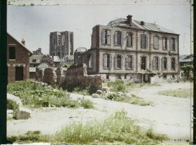 Image représentant France, Noyon, Ruines vers la Cathédrale