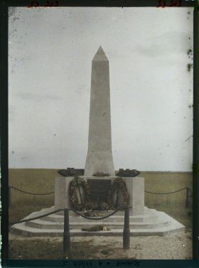 Image représentant France, Monument élevé à la mémoire du Corps d'artillerie d'assaut à Pozières.