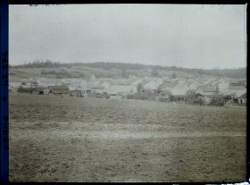 Image représentant France, Nogent l'Abbesse près Reims, Vue d'ensemble prise depuis le Cimetière