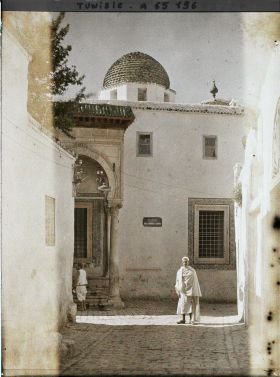Image représentant La medersa Es-Slimaniya, vue de la rue Souk-el-Belat dans la médina