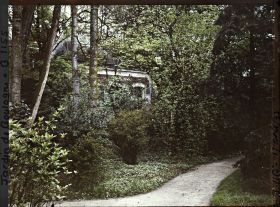 Image représentant Partie voisine du "Laboratoire des Archives de la Planète" avant sa transformation (entre 1924 et 1930) en "Salle des Plaques" (côté est)