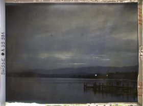 Image représentant Coucher de soleil sur le lac de Zürich depuis l'embarcadère de la Bürkliplatz
