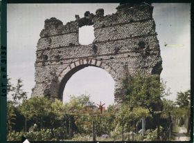 Image représentant France, Cahors, Arc de Diane. Anciens thermes Romains
