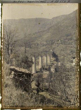 Image représentant Vue sur le viaduc des gorges du loup