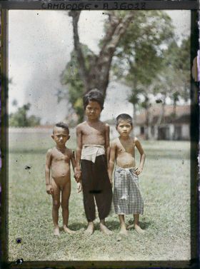 Image représentant Trois enfants