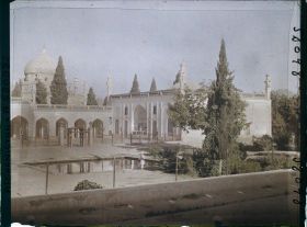 Image représentant Ziarat Da Kherqeh Chérif, (sanctuaire renfermant, selon la légende, le manteau du prophète)
