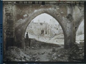 Image représentant France, Reims, Cloître des Cordeliers autre vue