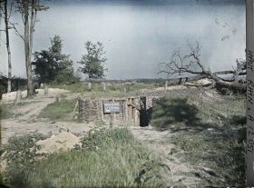 Image représentant Tranchée de première ligne, entrée du boyau