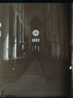 Image représentant La grande nef de l'église Saint-Gervais-Saint-Protais