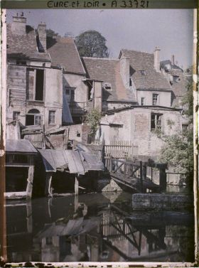 Image représentant Lavoirs et maisons anciennes au bord de l'Eure