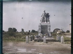 Image représentant France, Neuville-St-Vaast, Monumt aux Morts