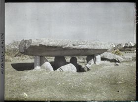 Image représentant Le dolmen de la Table des Marchand