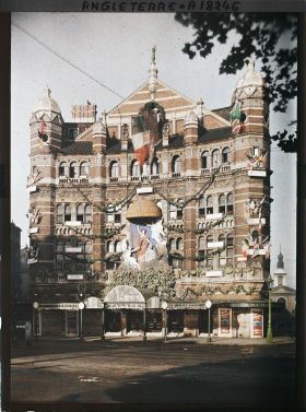 Image représentant Le Palace Theater sur Cambridge circus, entre Shaftesbury avenue et Romily street